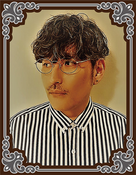 コヤス ジュンジ